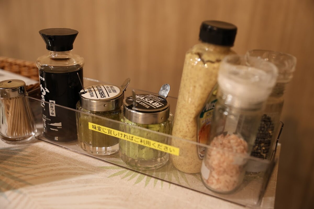 MALLORY PORK STEAK：ステーキ、ポテトフライ、スープ、サラダ