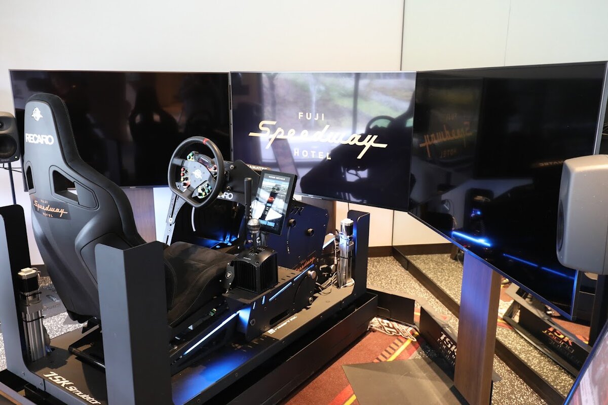 富士スピードウェイホテル, アンバウンド コレクション by Hyatt：グラスとコースターが収納された引き出し