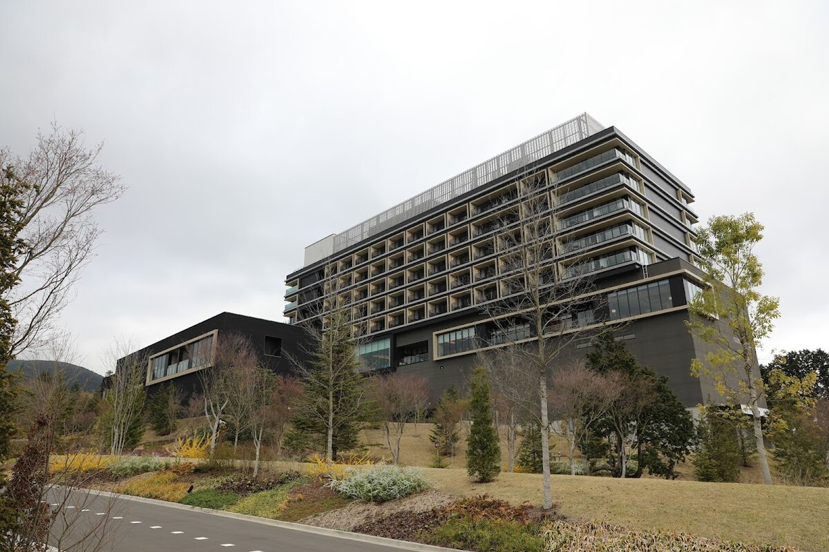 ホテルのロビーのような内装