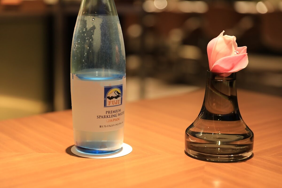 リビングルームと車