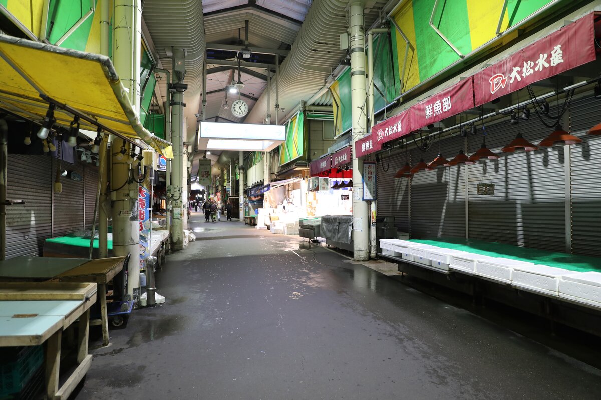 THE HOTEL SANRAKU KANAZAWA：ホテルの部屋の内装