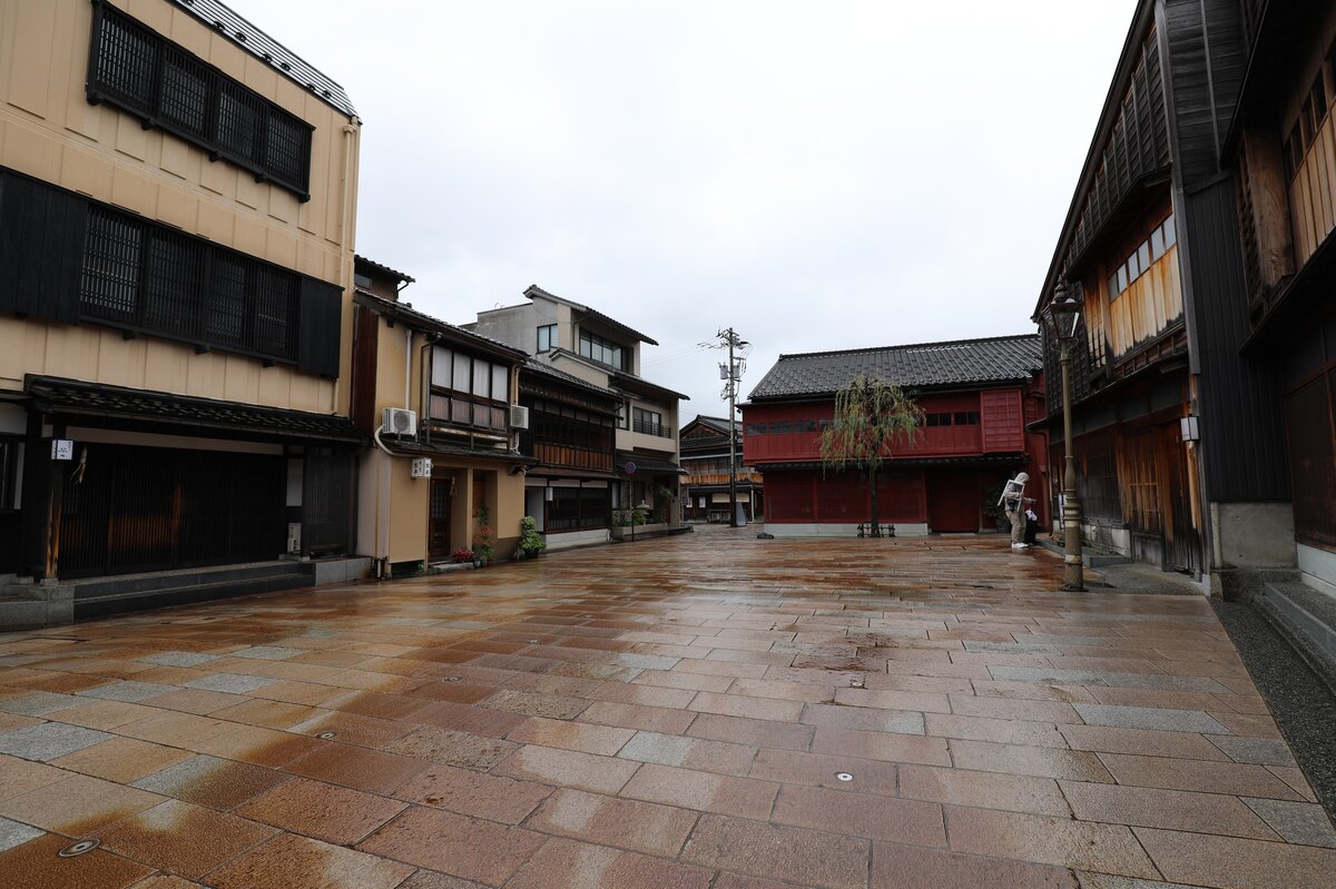 ひがし茶屋街：古い町並みの風景