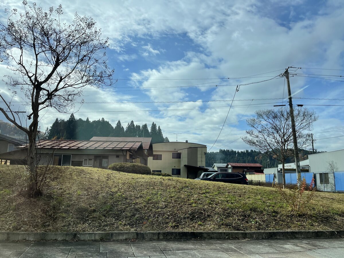 風穴の里：道の駅、駐車場、山