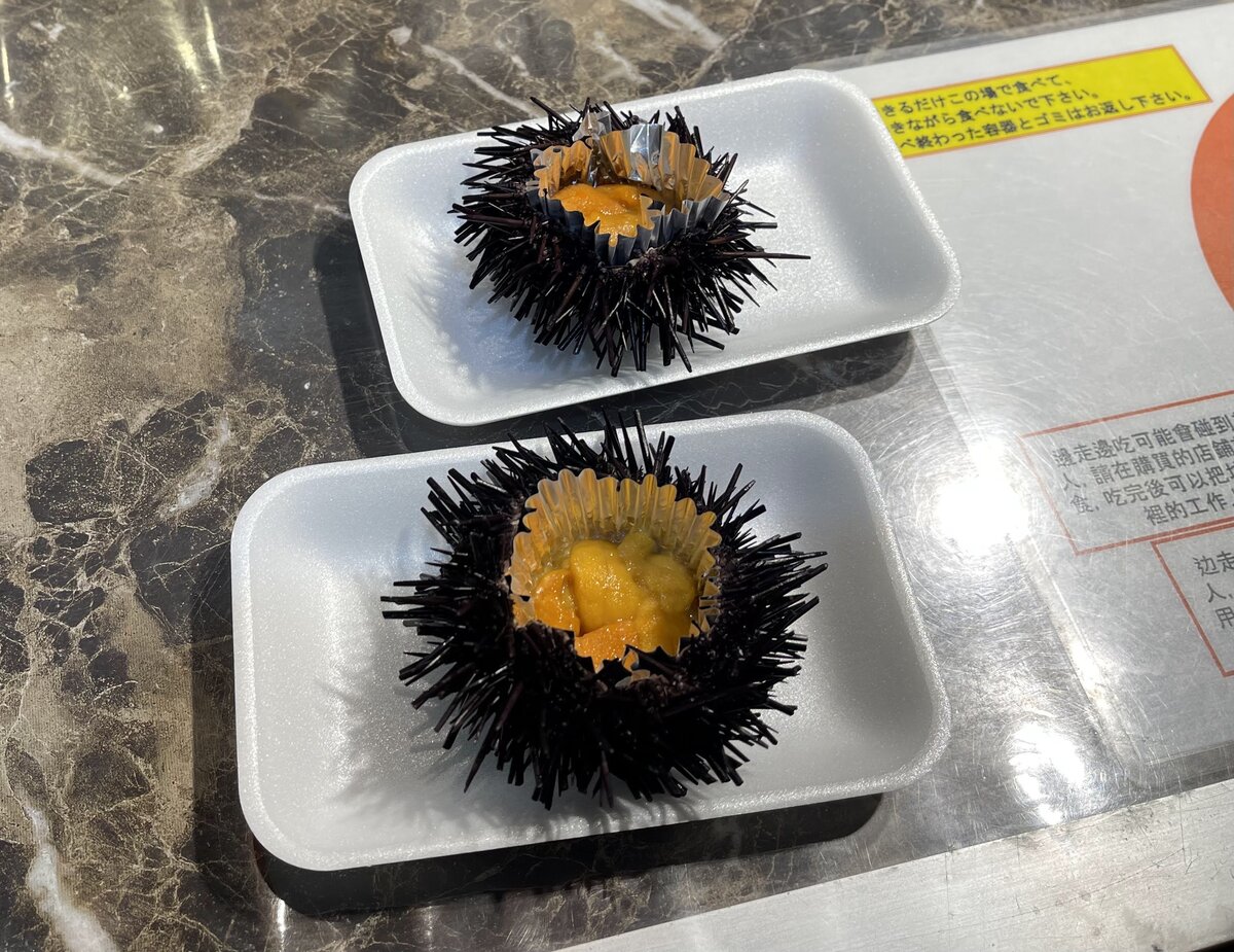 近江町市場:ウニのパック詰め