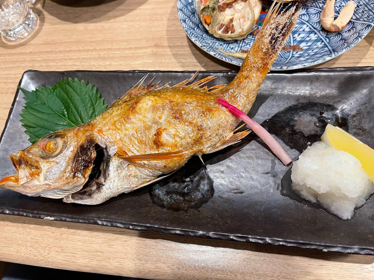 金沢たこ焼 縁 箔座 金の縁起屋　：和風の店構え