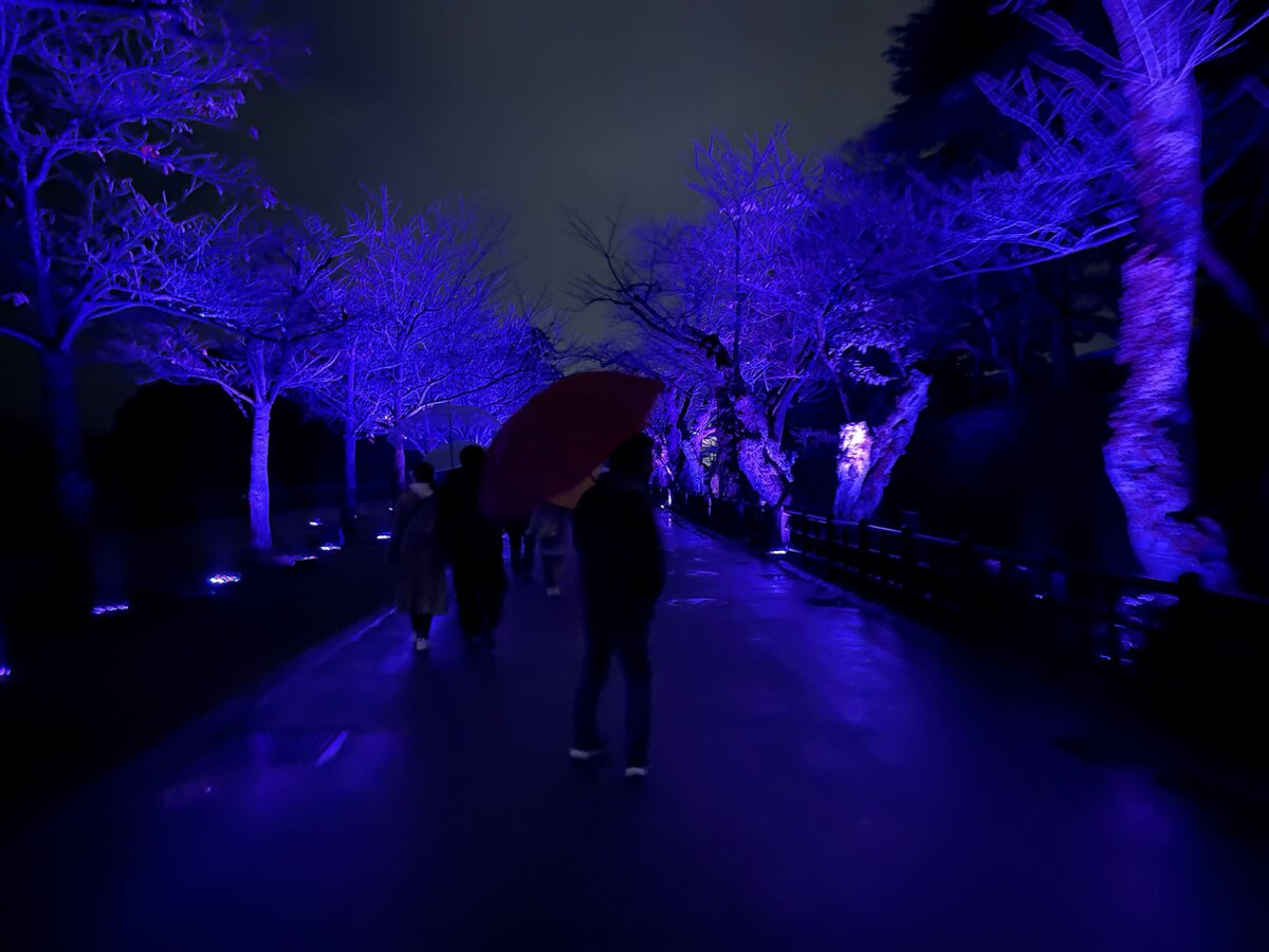 のど黒釜飯専門店 能加万菜 と成屋：飲食店外観。看板とのど黒を使った料理の宣伝が出ている。