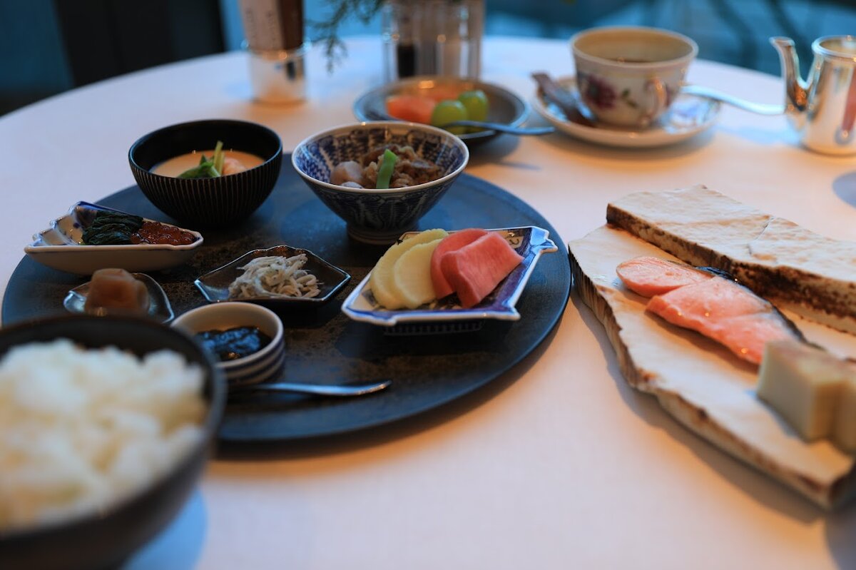 BVLGARI HOTEL：花瓶に生けられたサンスベリア