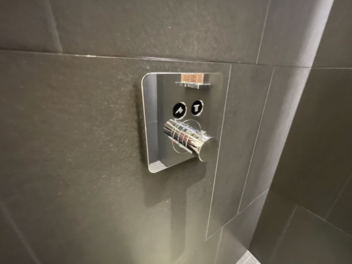 BVLGARI HOTEL:お茶のセット、ポット、湯飲み