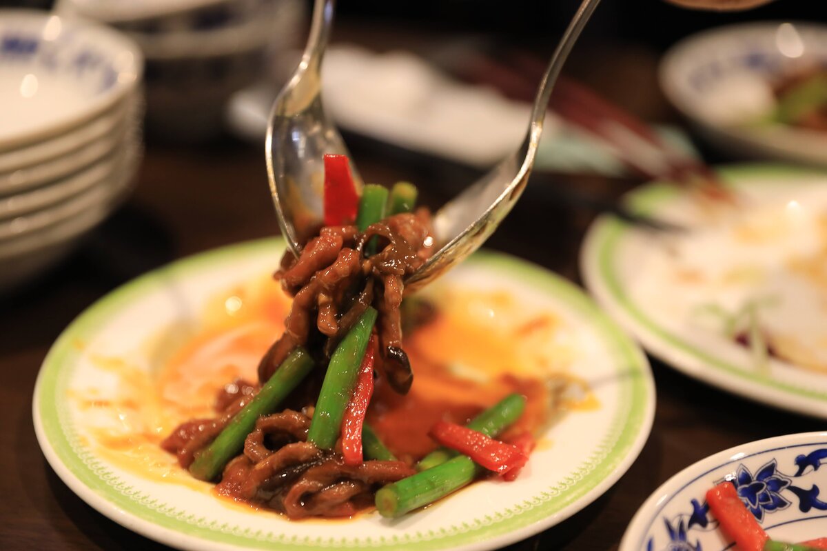 中華街　慶茶慶重：牛肉と野菜炒め
