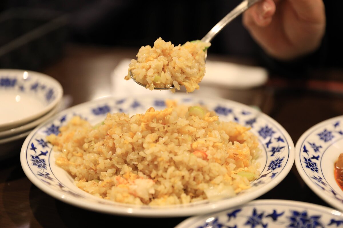 中華街　慶茶慶重：皿に盛られたチャーハン