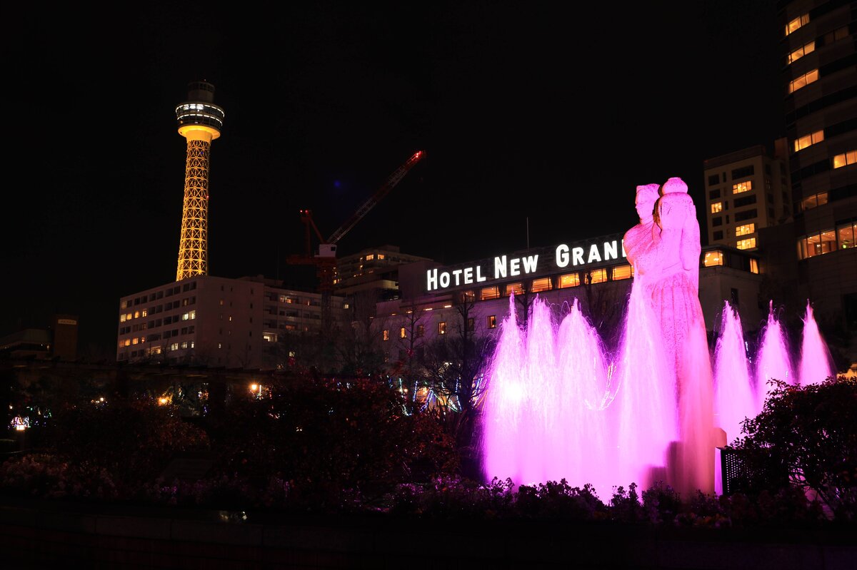 ラウンジ　ハイアットリージェンシー横浜：クリスマスツリーと受付