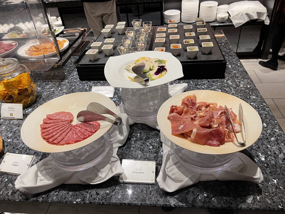 ラウンジ　ハイアットリージェンシー横浜：朝食ビュッフェにある様々なお菓子