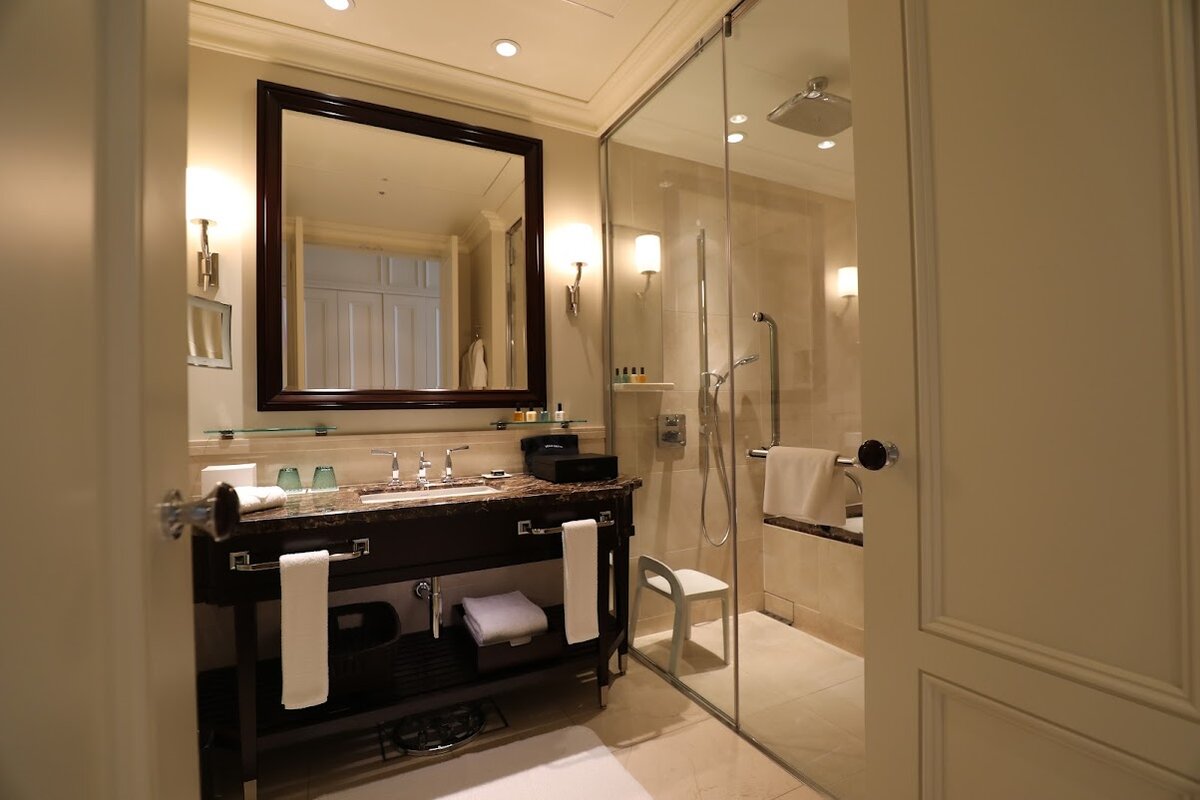 八重北食堂：天ぷらの出汁茶漬け