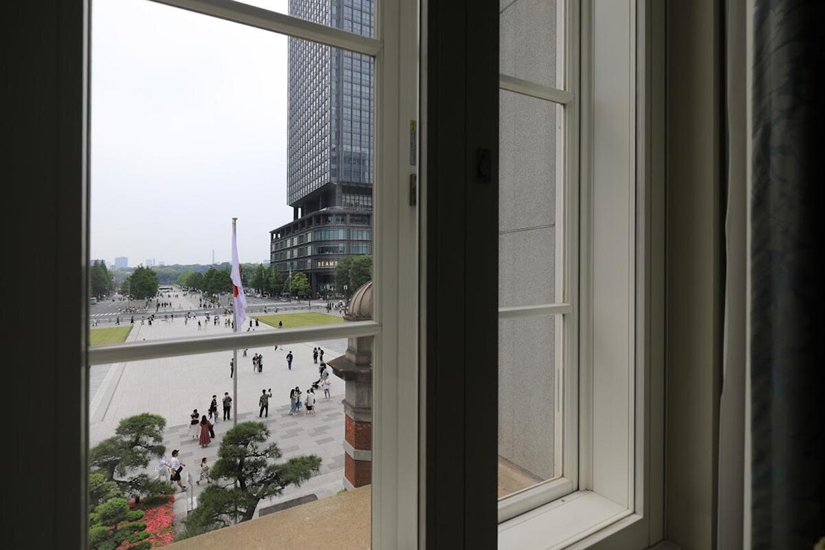 東京駅：夜の東京駅周辺