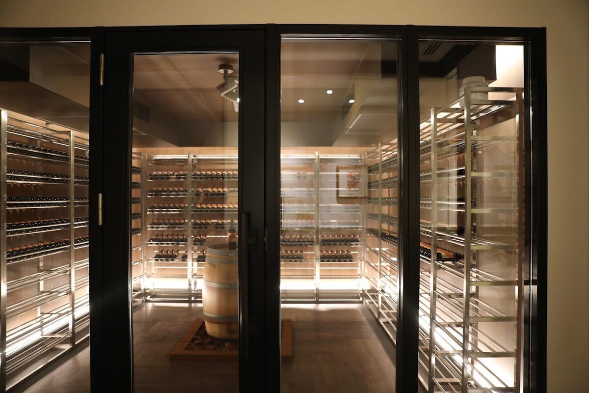 グラノクラスGran Class10号車Car No.：駅のホームにある乗車位置案内