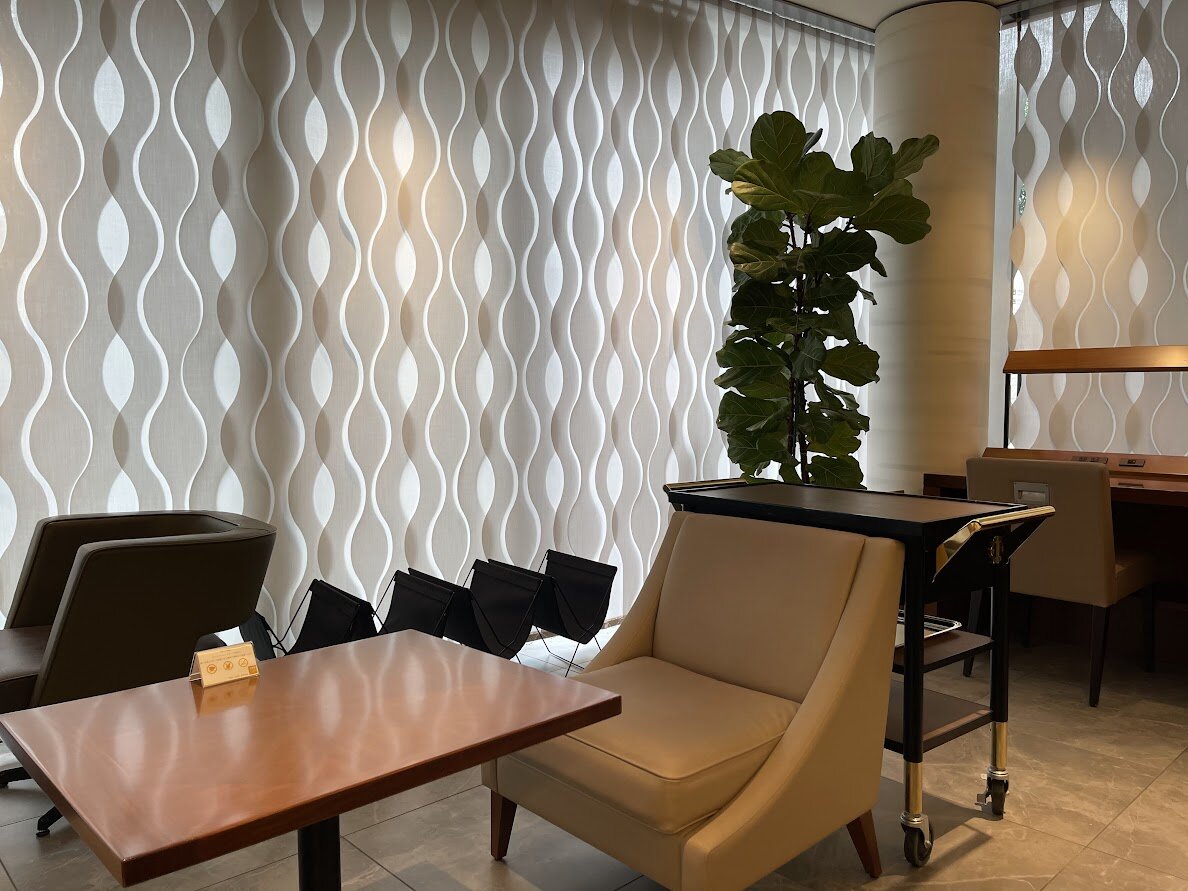 GranClass：GranClassの箱、パウンドケーキ、お茶