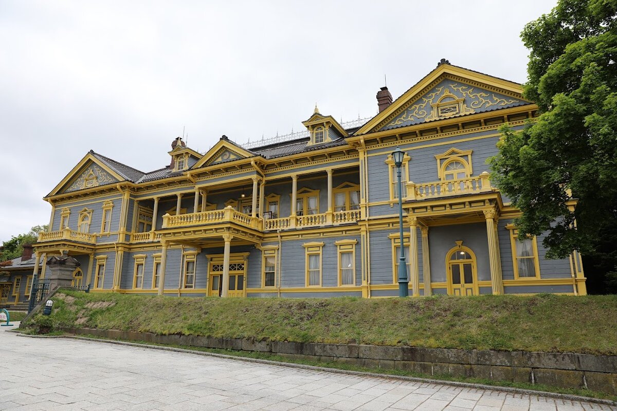 MENU：メニュー看板。ホットドッグやソーセージ、ハンバーガーの写...