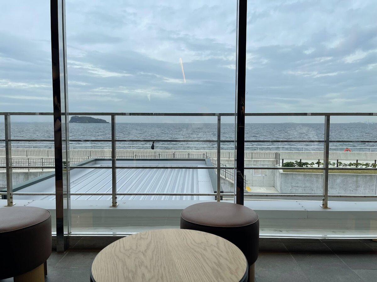 スターバックス コーヒー 横須賀大津店:スターバックスの外観、ドライブスルー