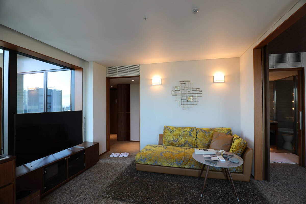 THE AOYAMA GRAND HOTEL　246 SUITE TWIN：246がみえます。