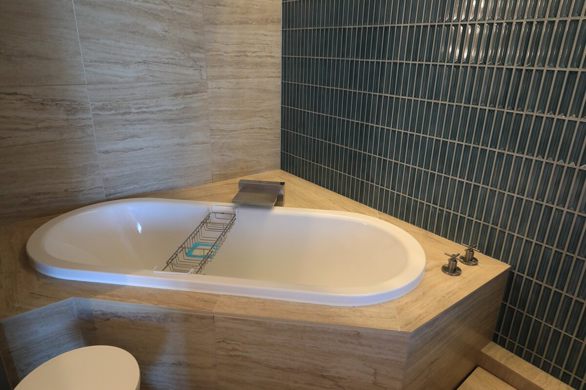 SHIKAKU／THE AOYAMA GRAND HOTEL：日本酒、グラス、料理