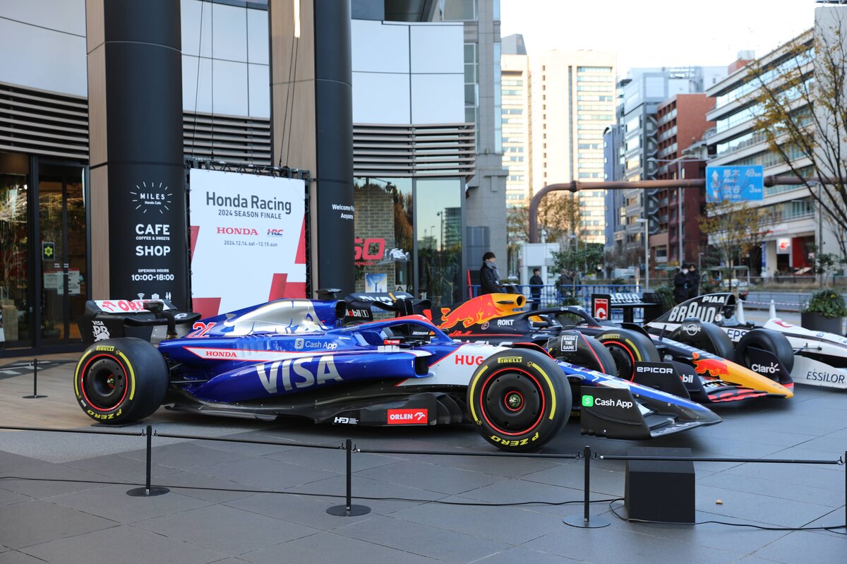川上庵看板：飲食店の看板。そば、美酒、料理の文字。