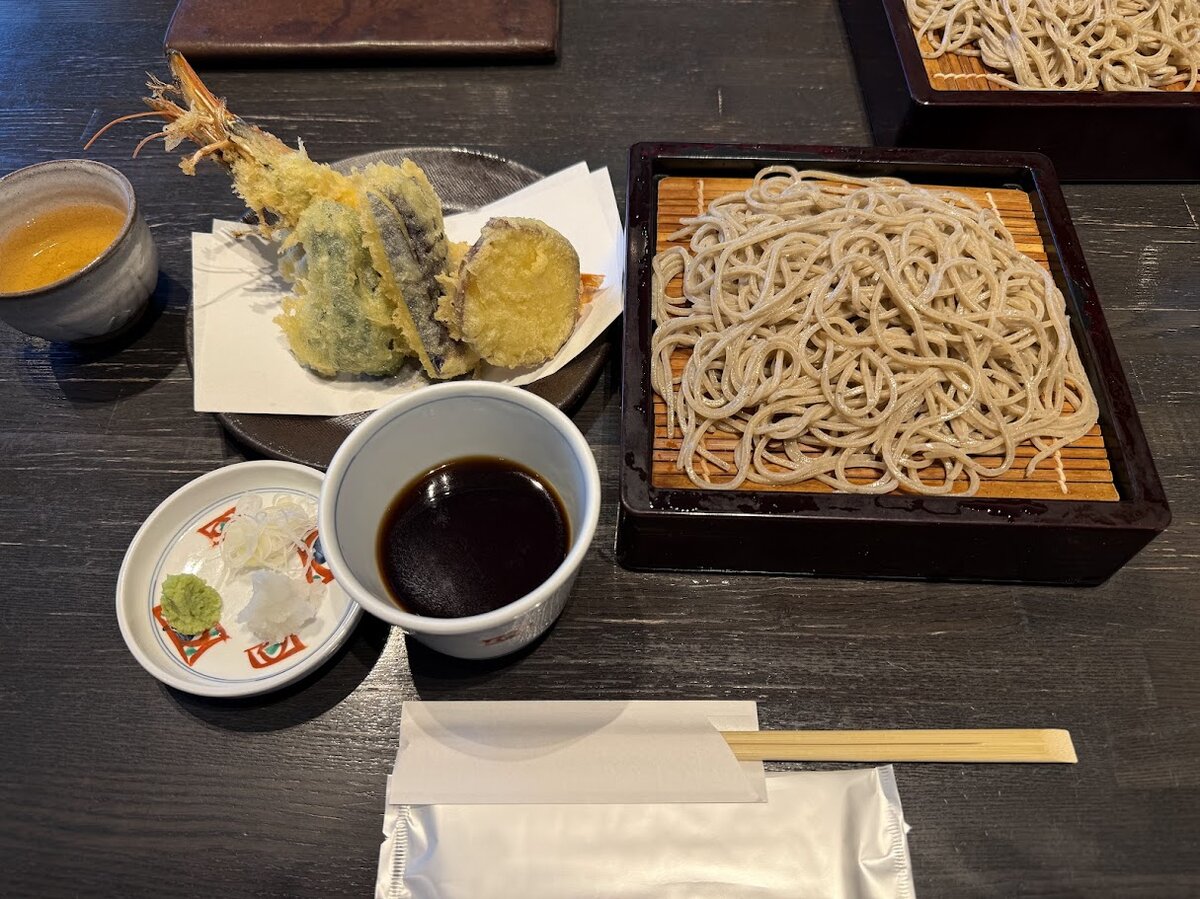 カルティエのイベント：高級感のあるクリスマスイベント。人気も高く人も多い