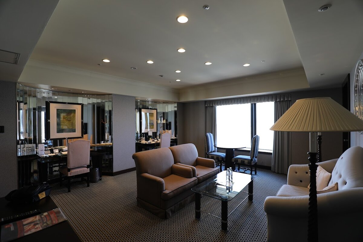 オークラアクトシティホテル浜松：都市の風景、青空と雲