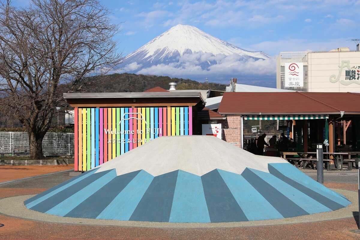 スターバックス コーヒー 掛川細田店：カフェの内観