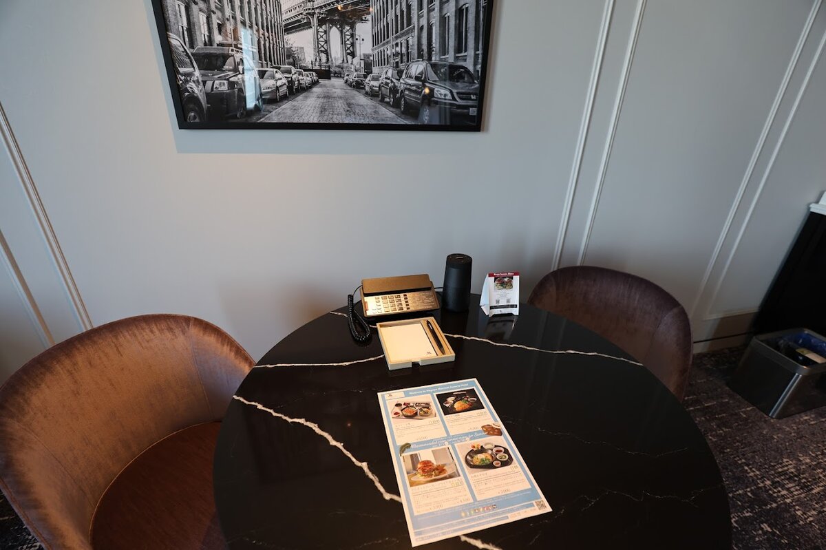 名古屋マリオットアソシアホテル：新幹線と複数の線路