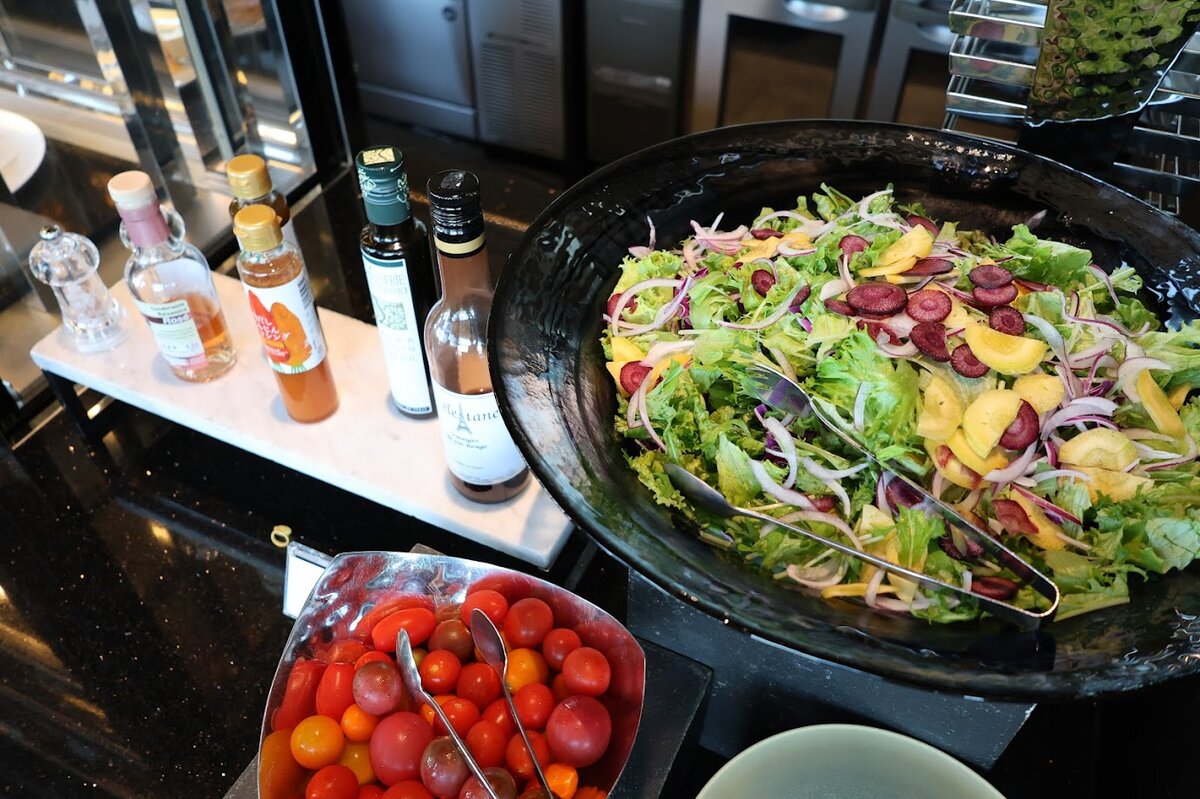 名古屋マリオットアソシアホテル：サラダバーの様子