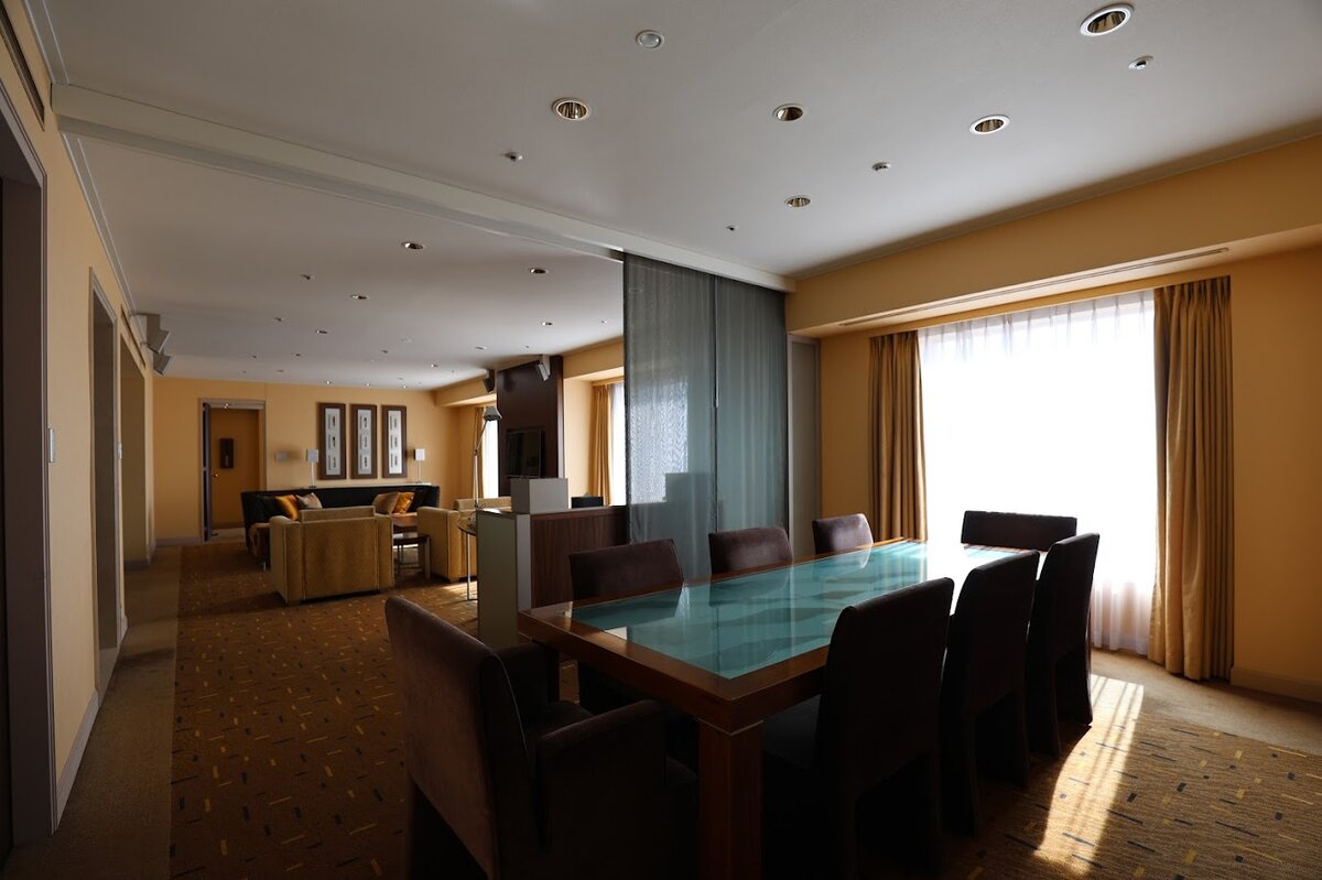 ヒルトン名古屋：豪華なホテルのバスルーム