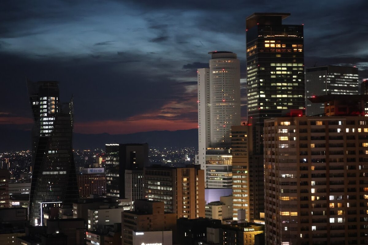 ヒルトン名古屋　HIDEAWAY：施設の入り口、通路、内装