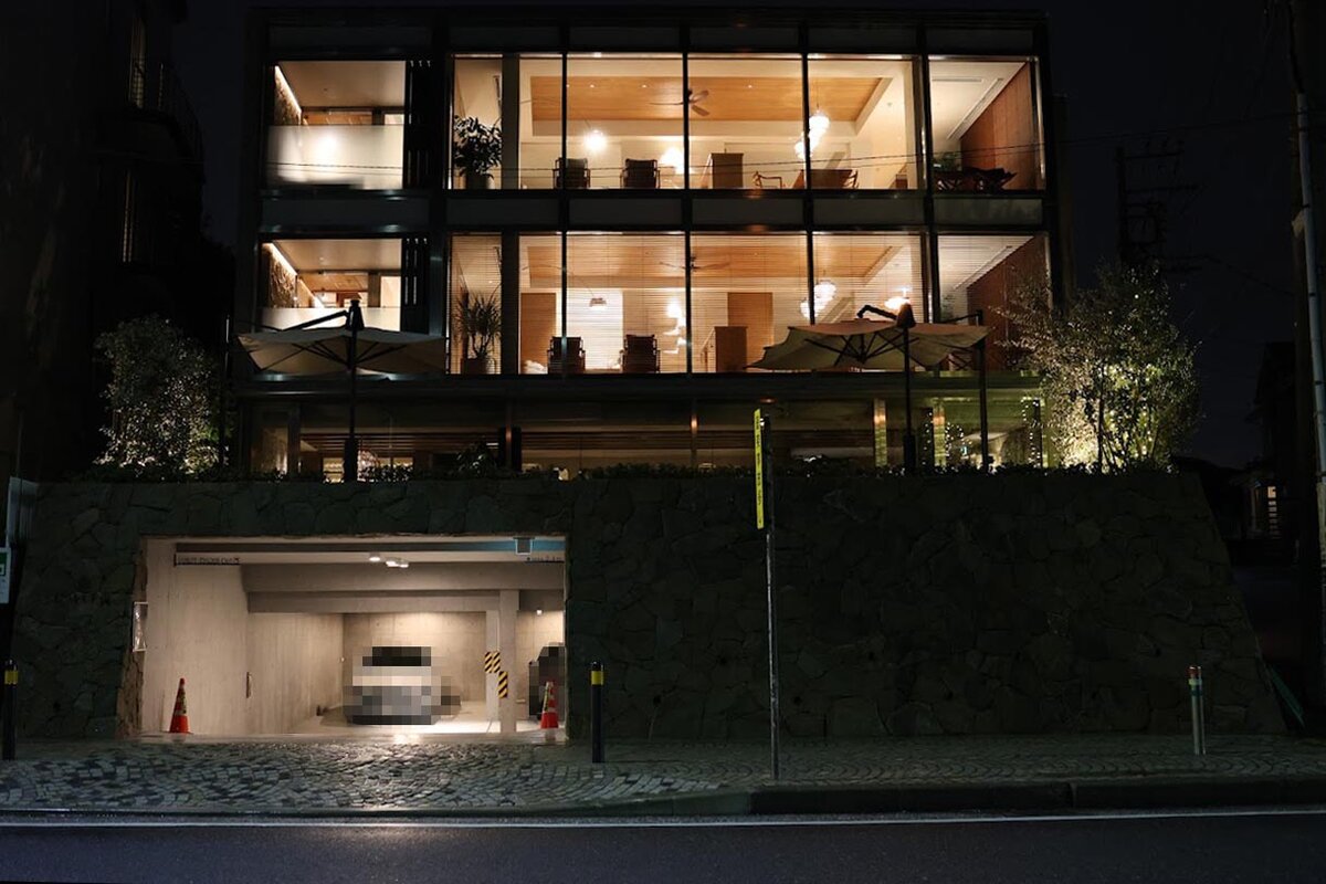 UMITO KAMAKURA KOSHIGOE：メニュー表とテーブル