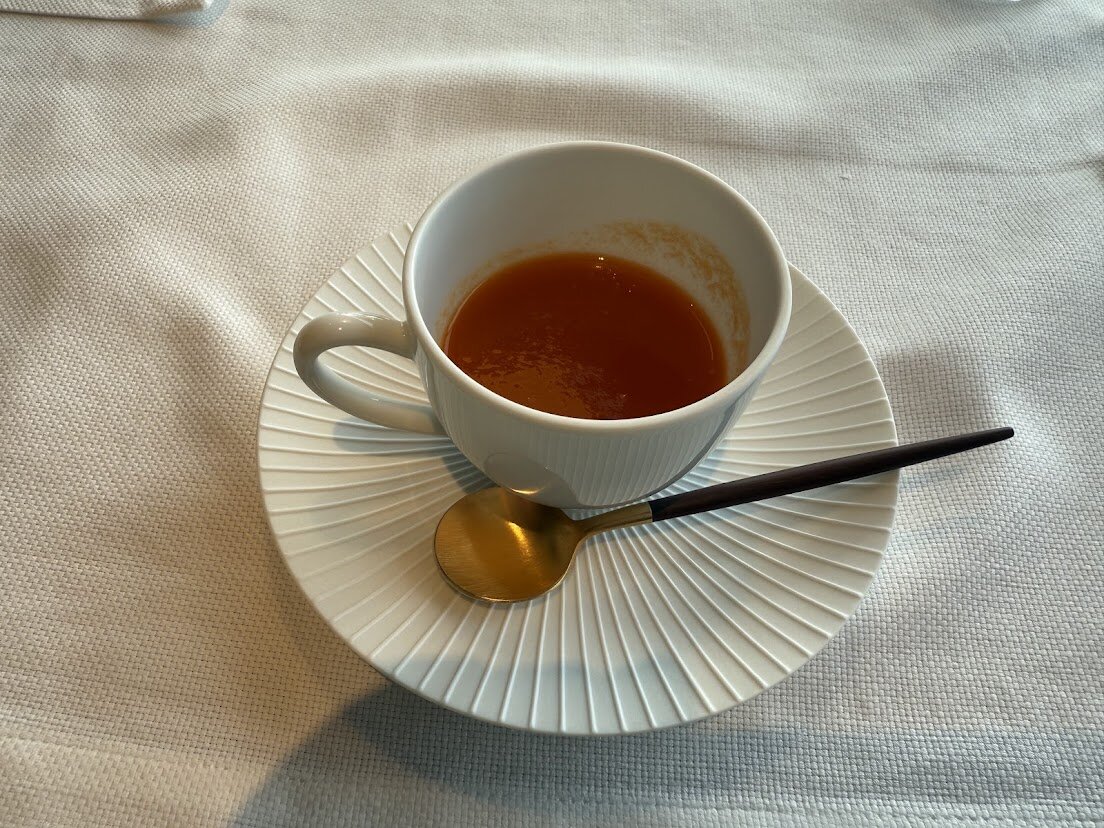 UMITO KAMAKURA KOSHIGOE：サラダ、パン、ジュース