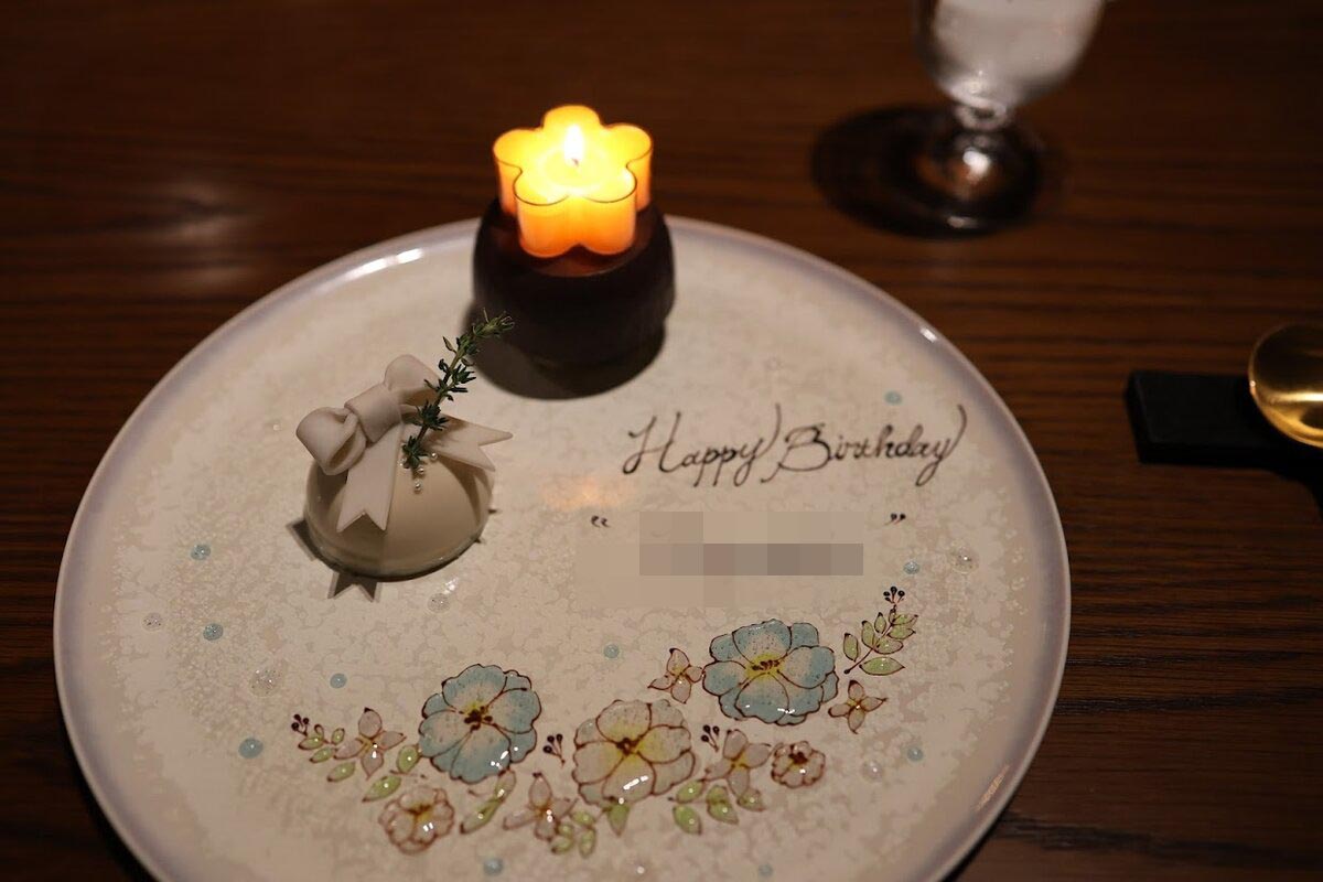 UMITO KAMAKURA KOSHIGOE：出汁巻き卵と付け合わせ