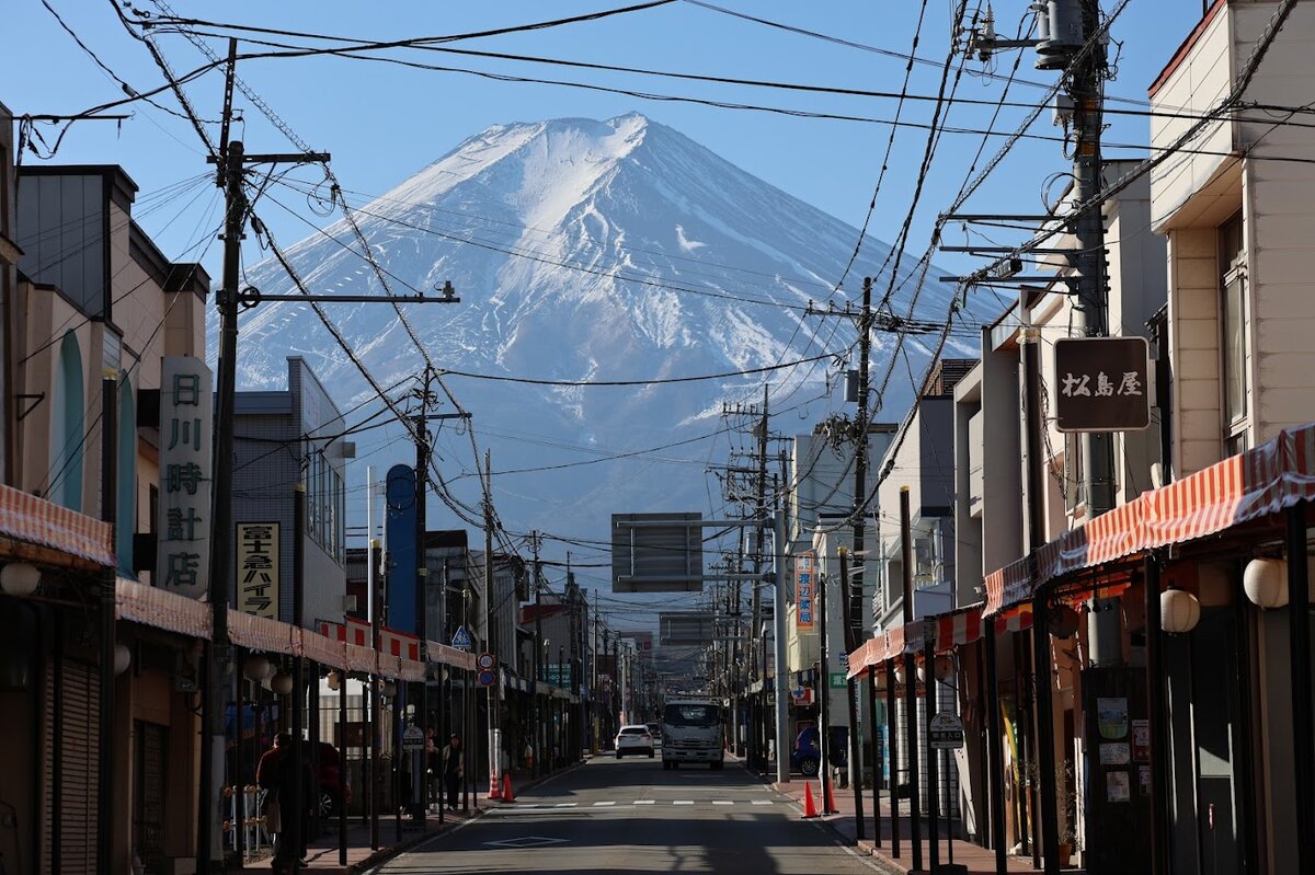 富士吉田市：この町ではいつでも富士山が見えてるんですよね。