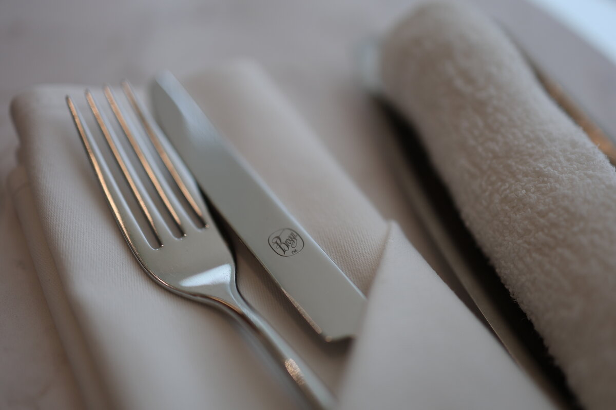 LA MAISON DU CHOCOLAT PARIS：フォークとナイフ、ナプキン