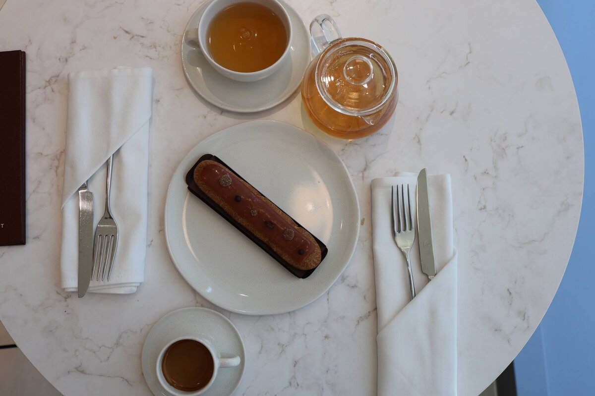 LA MAISON DU CHOCOLAT PARIS：エクレール キャラメルはもちろんとても美味しかったです。お...