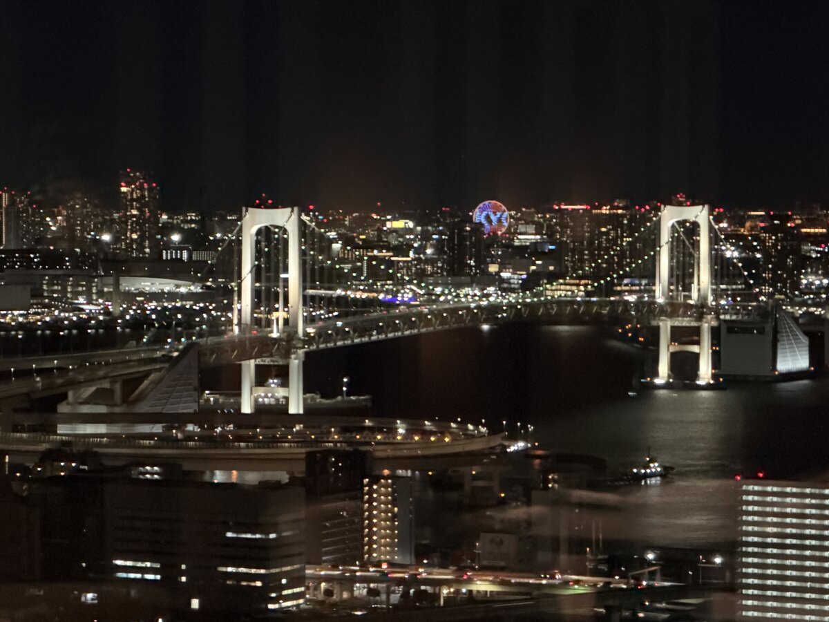 jw マリオット・ホテル東京ラウンジ：ラウンジからの夜景、レインボーブリッジ、観覧車