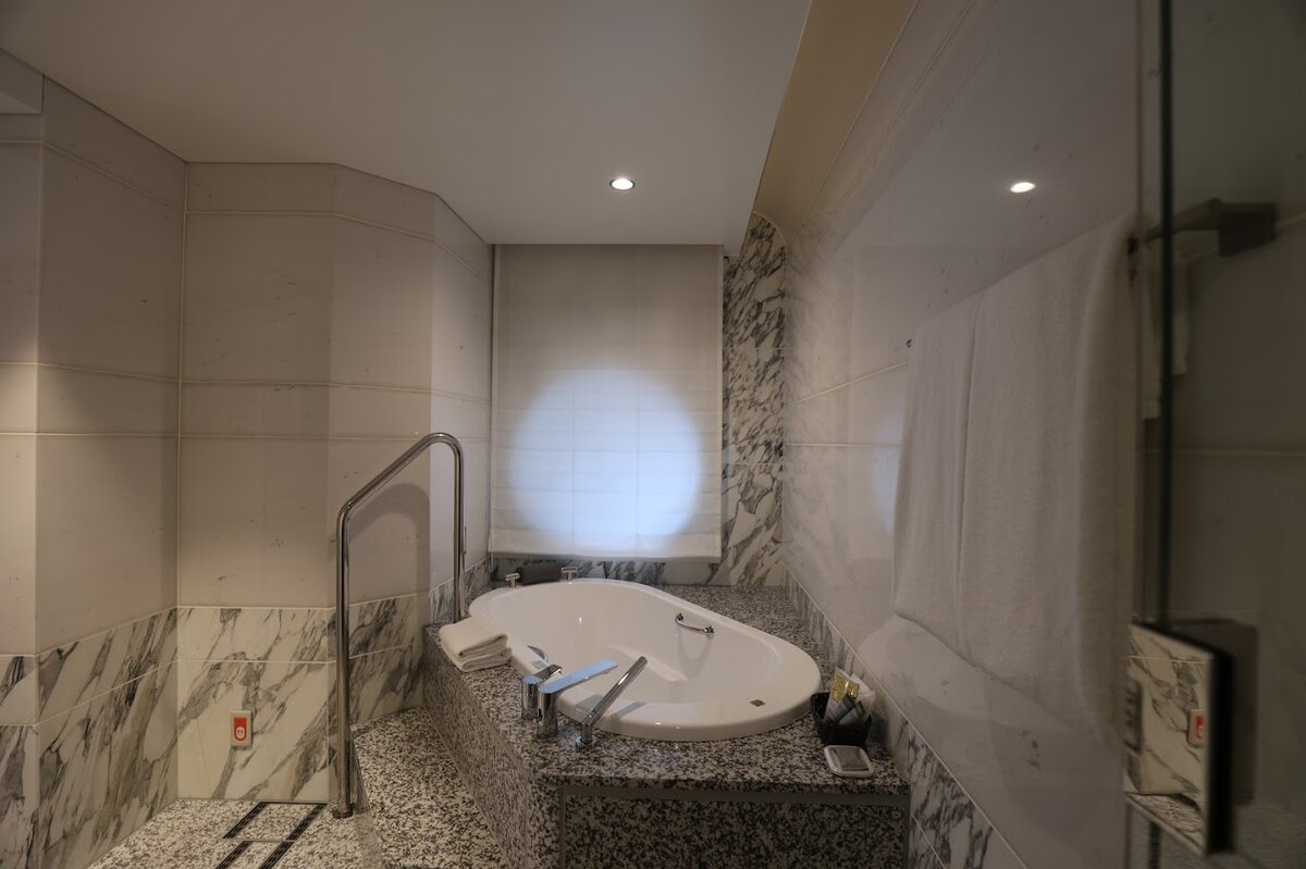 丸の内ホテル ポム・ダダン：フレンチレストラン「ポム・ダダン」が贈るクリスマスディナ...