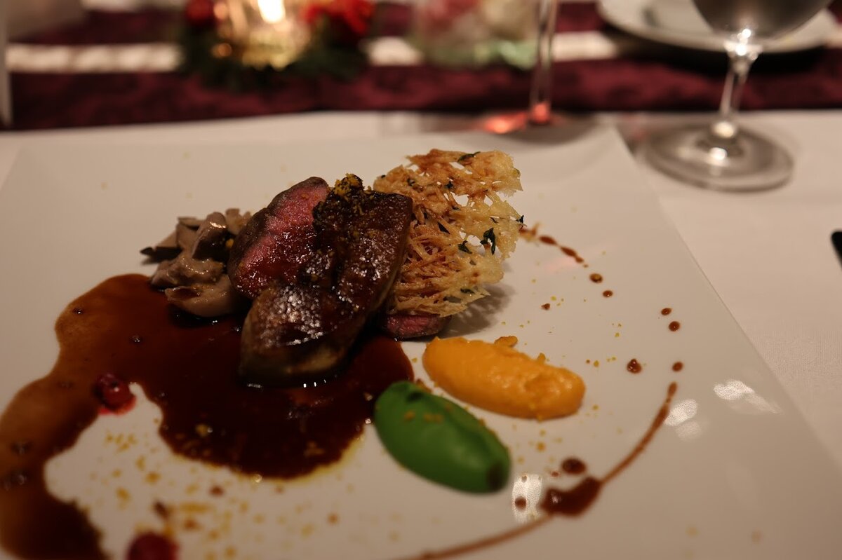 東京駅：夜になって、雨が止んだので外に出てみました。