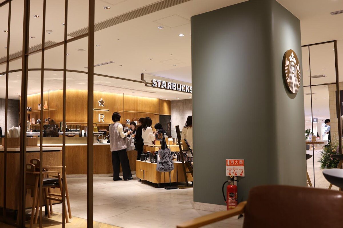 スターバックスニュウマン横浜店：リザーブストアは、メニューもお値段もちょっと違う。このと...