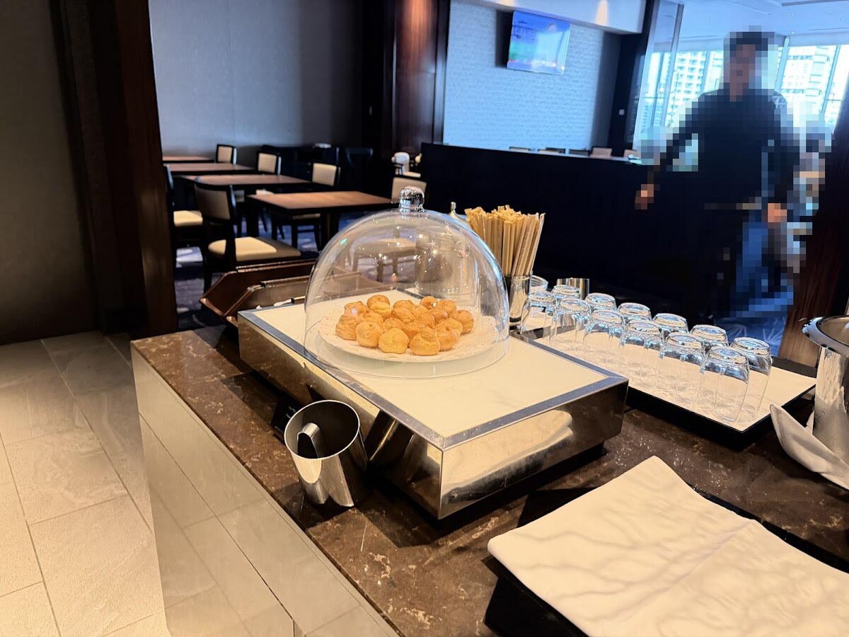 ヒルトン横浜：窓からKアリーナがみえる