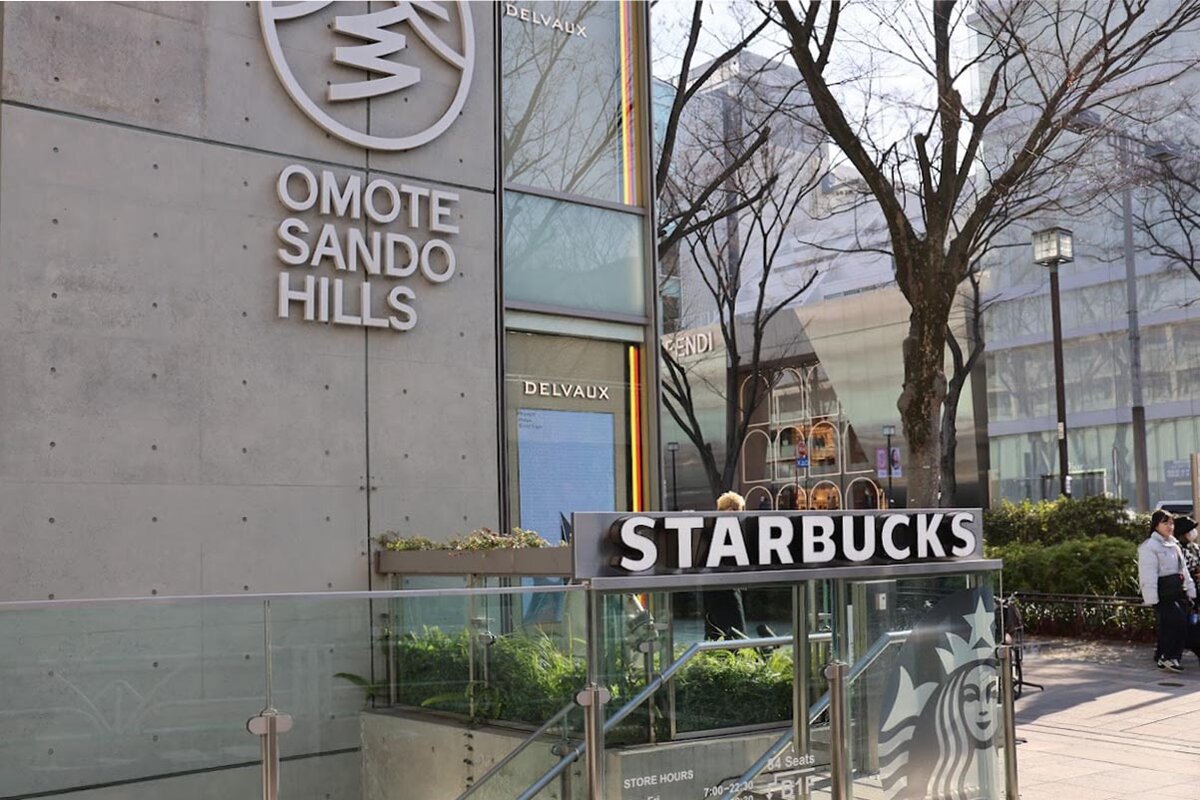 とんかつ わか葉：飲食店の看板とメニュー写真