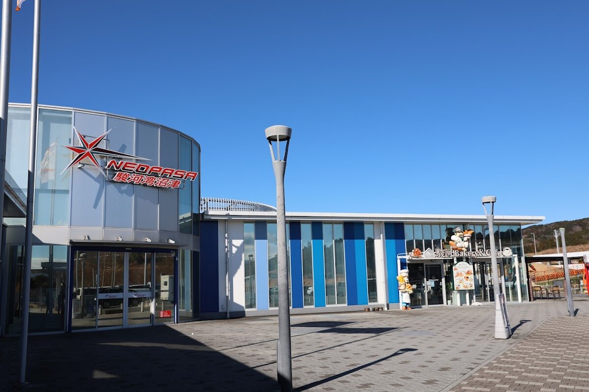 NEOPASA駿河湾沼津：NEOPASA駿河湾沼津の建物外観