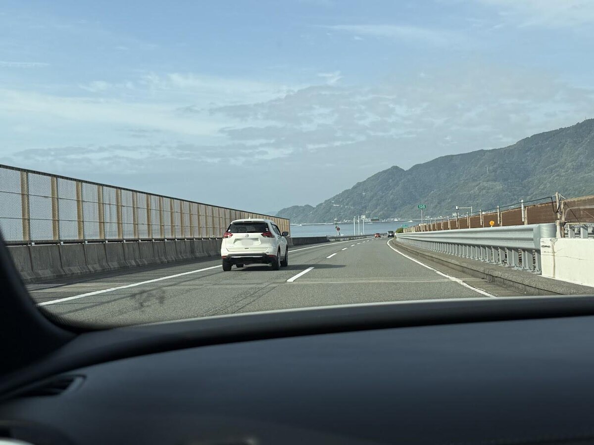 高速道路の風景