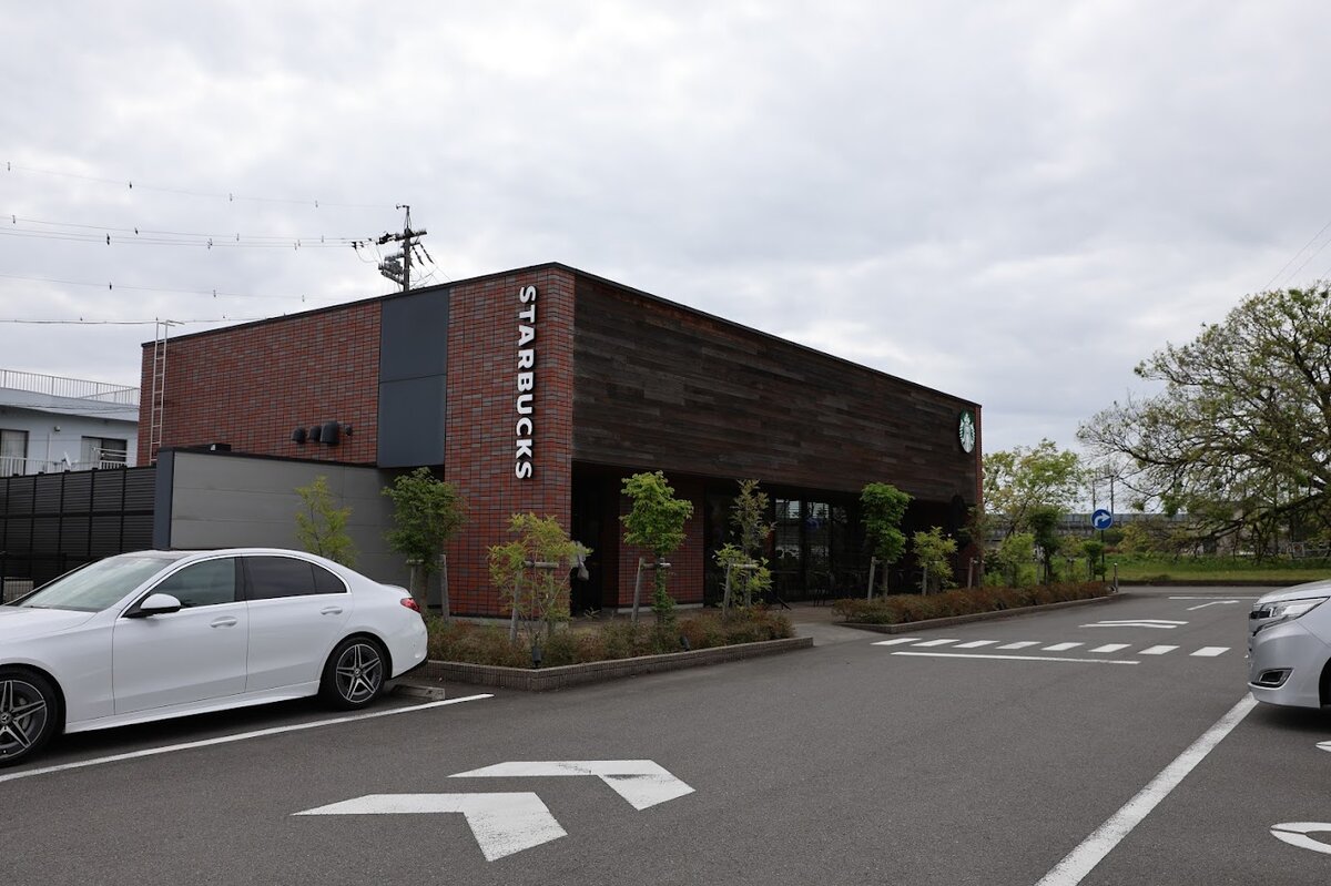 スターバックス コーヒー 焼津八楠店：スターバックスの外観